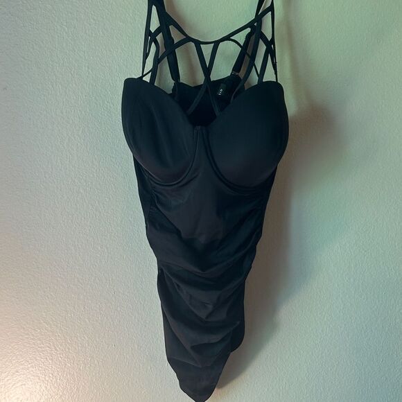 EUC Torrid Black Caged Top Ruched Swimsuit - Size 3F - Picture 2 of 5